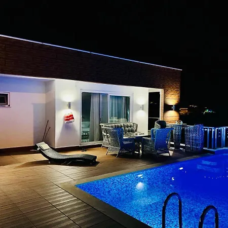 Luxury With Private Pool *